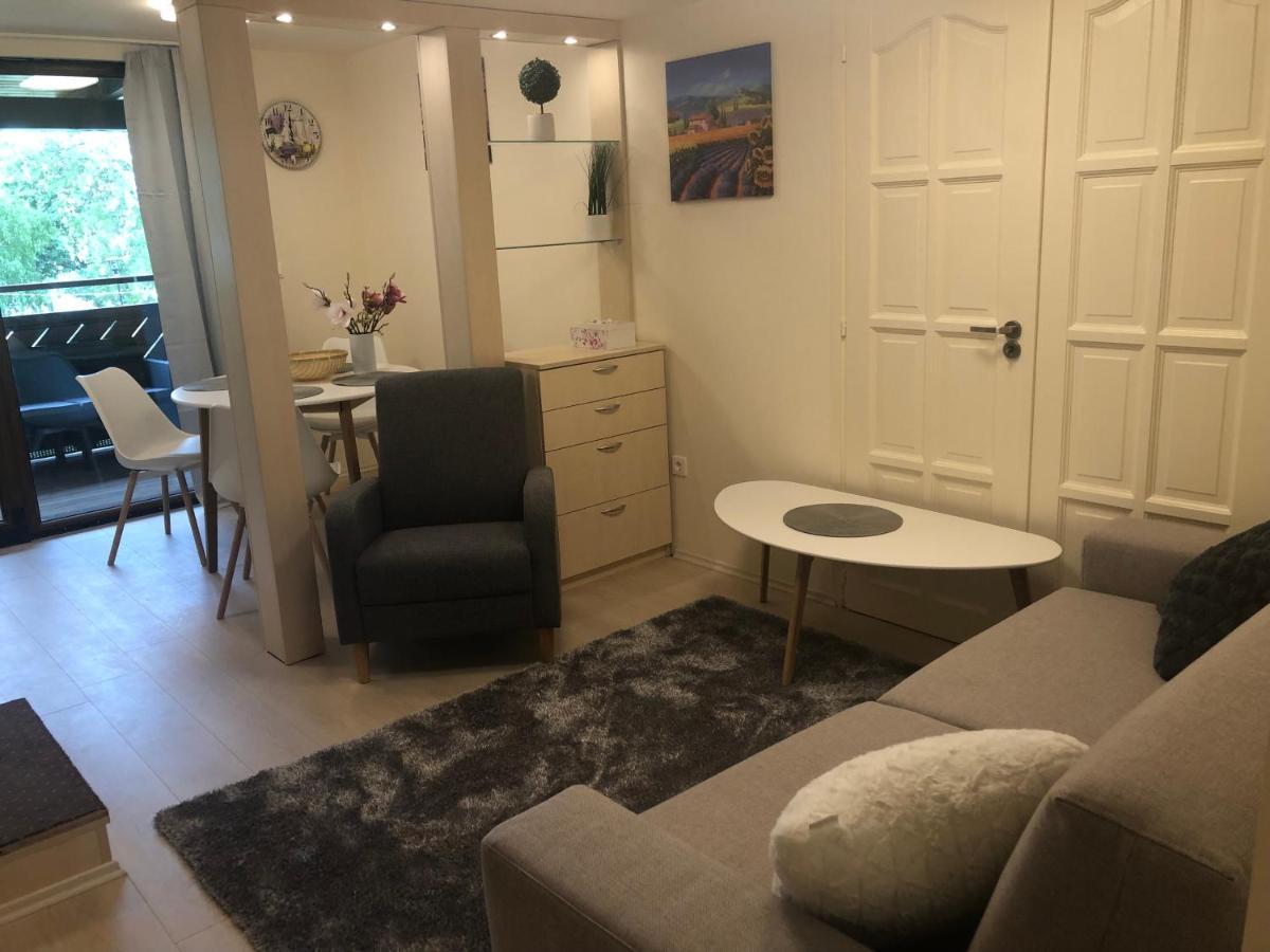 Апарт отель Beachfront Studio Apartman Балатонфюзфё Экстерьер фото