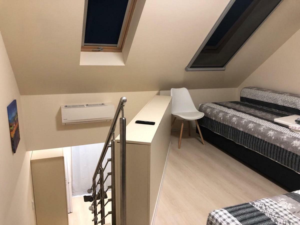 Апарт отель Beachfront Studio Apartman Балатонфюзфё Экстерьер фото