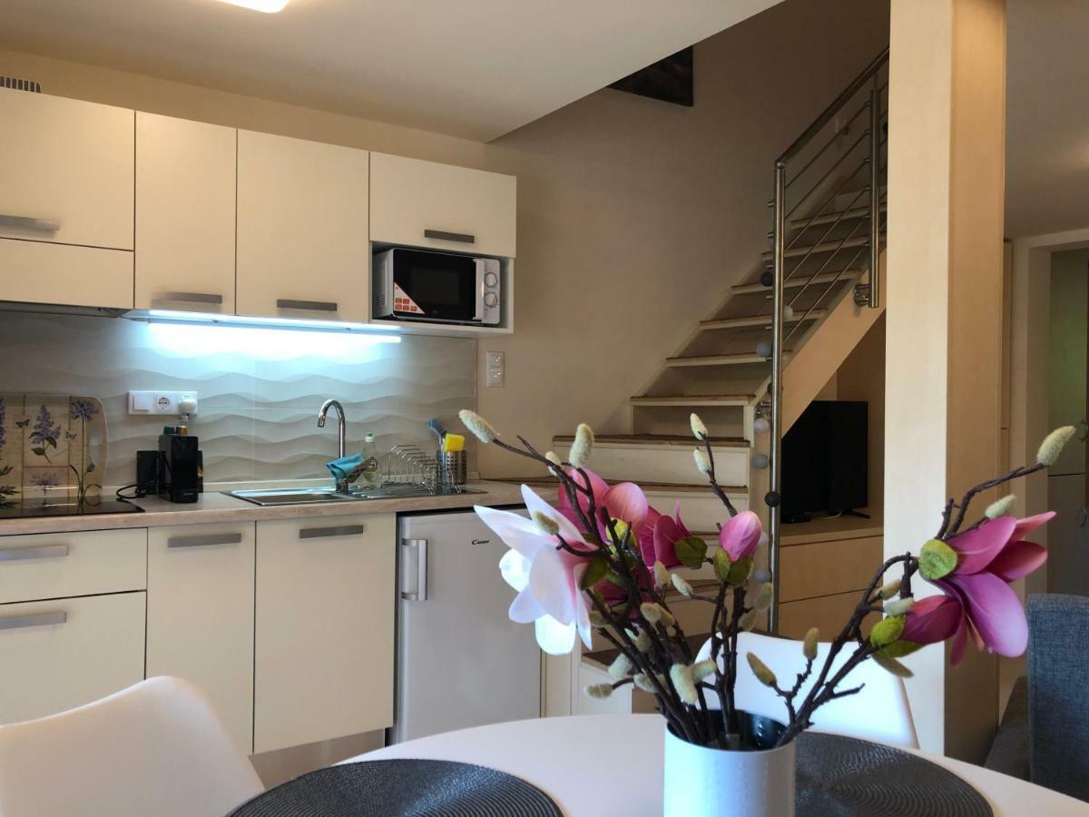 Апарт отель Beachfront Studio Apartman Балатонфюзфё Экстерьер фото